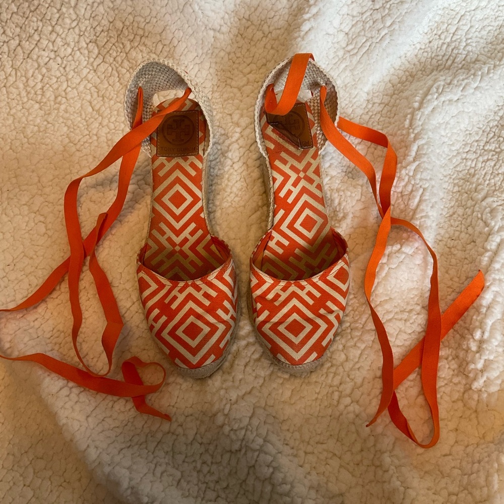 🌞☀️ Get ready for summer!Tory Burch wrap around ankle espadrilles